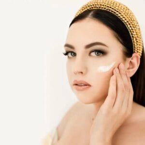 dovile aphrodite lounge